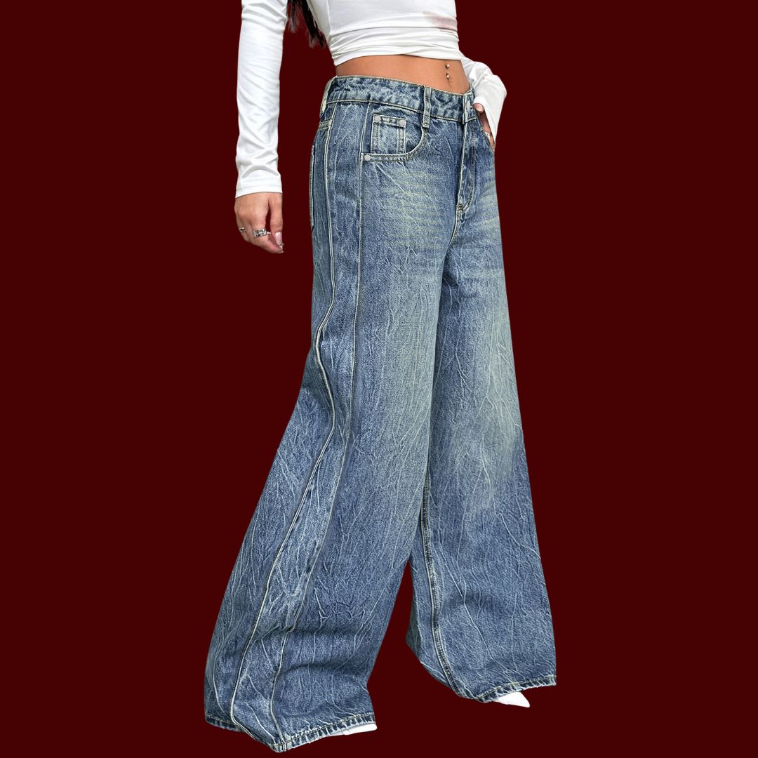 Malin – Trendiga jeans med vida ben och unik textur