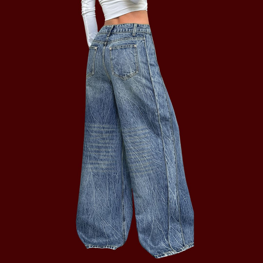 Malin – Trendiga jeans med vida ben och unik textur